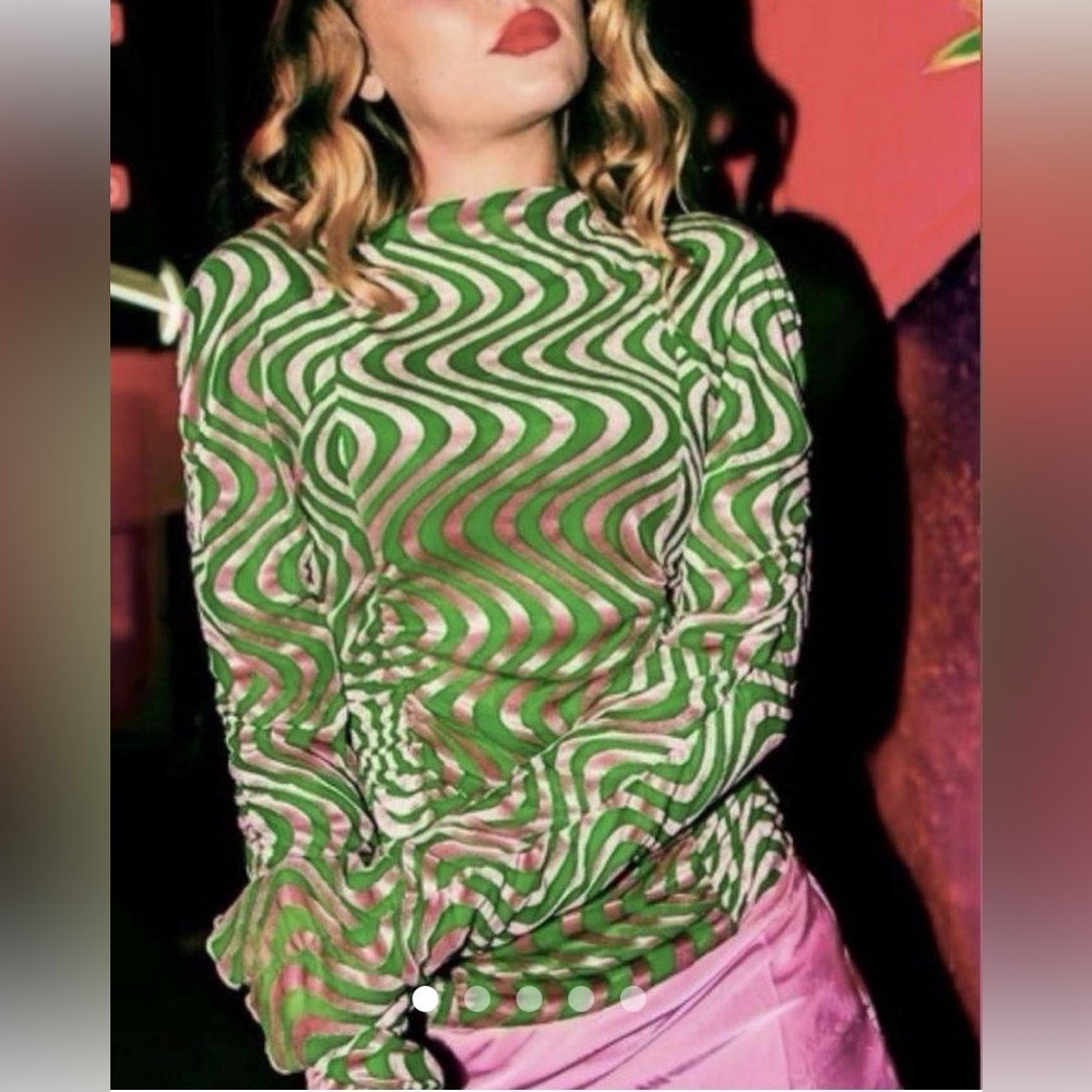 Urban Outfitters Swirl Scrunch Velvet Long-Sleeve Top | Size Small - Picture 8 of 8